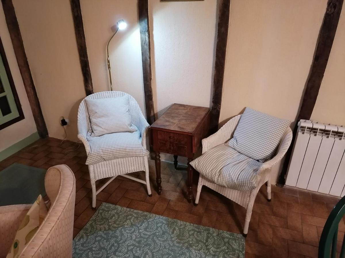 Les Ecuries Des Princesses Fontevraud L'Abbaye Exterior foto